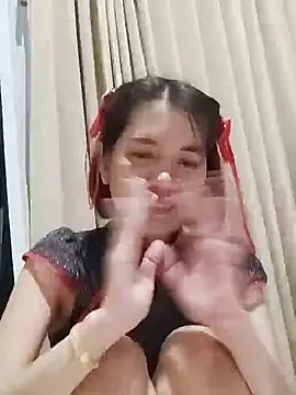 Snapshot of Little_suzy5 chatting on January 13, 2025, 7:31 pm Little suzy5 online show from January 13, 2025, 7:31 pm