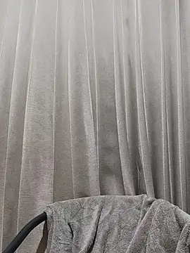 Snapshot of Little_suzy5 chatting on March 13, 2025, 3:06 pm Little suzy5 online show from March 13, 2025, 3:06 pm