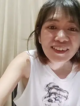 Snapshot of Little_suzy5 chatting on February 25, 2025, 8:32 pm Little suzy5 online show from February 25, 2025, 8:32 pm