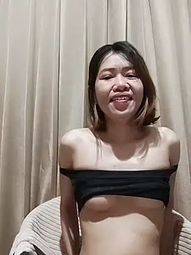 Snapshot of Little_suzy5 chatting on February 20, 2025, 7:41 pm Little suzy5 online show from February 20, 2025, 7:41 pm