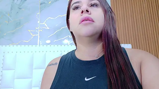 IrresistibleMilf online show from October 17, 2025, 12:18 pm