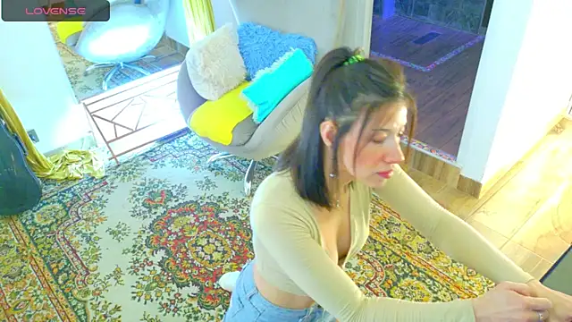 Snapshot of magali_19 chatting on October 12, 2025, 5:25 pm magali 19 online show from October 12, 2025, 5:25 pm