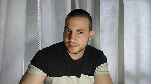 Snapshot of Armando_2002 chatting on October 15, 2025, 4:59 pm Armando 2002 online show from October 15, 2025, 4:59 pm