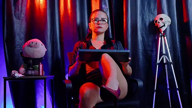 Snapshot of MistressSlut1 chatting on May 4, 2026, 11:24 am MistressSlut1 online show from May 4, 2026, 11:24 am