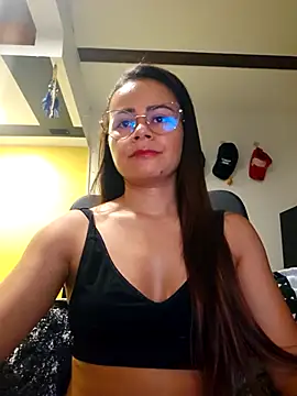 MistressSlut1 online show from November 3, 2025, 1:26 pm