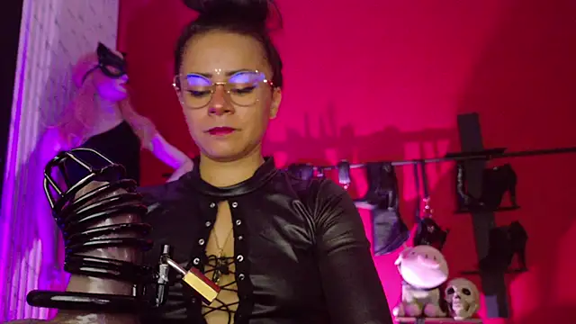 MistressSlut1 online show from February 20, 2026, 11:12 am