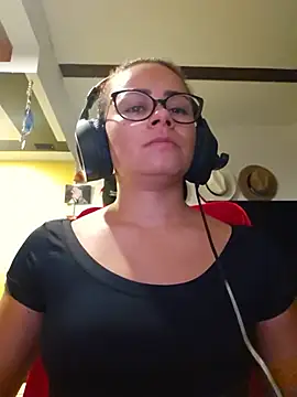 Snapshot of MistressSlut1 chatting on May 26, 2026, 11:36 pm MistressSlut1 online show from May 26, 2026, 11:36 pm