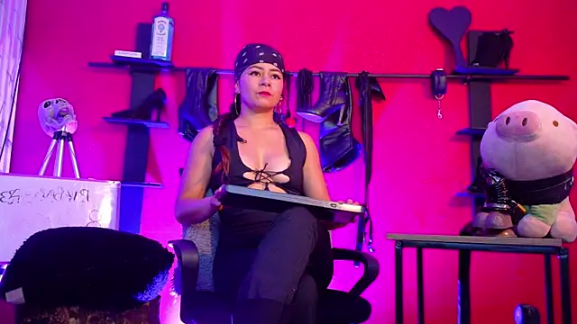 Snapshot of MistressSlut1 chatting on May 23, 2026, 11:20 am MistressSlut1 online show from May 23, 2026, 11:20 am