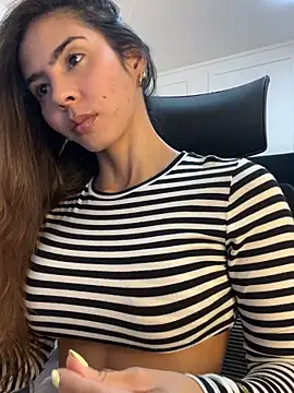 Snapshot of RouseColins chatting on September 12, 2025, 6:18 pm RouseColins online show from September 12, 2025, 6:18 pm