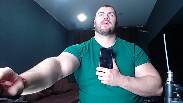 Snapshot of muscularjohnforuX chatting on February 25, 2025, 5:40 pm muscularjohnforuX online show from February 25, 2025, 5:40 pm