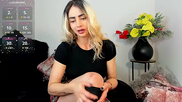 Snapshot of alissondomitt chatting on September 19, 2025, 2:43 pm alissondomitt online show from September 19, 2025, 2:43 pm