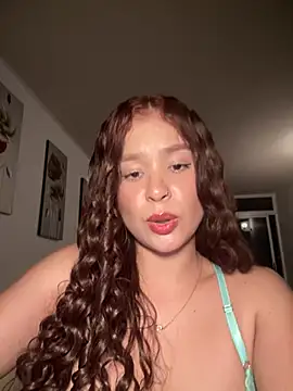 Snapshot of bella_parisi chatting on March 19, 2025, 6:14 am bella parisi online show from March 19, 2025, 6:14 am