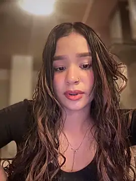 Snapshot of bella_parisi chatting on February 12, 2025, 3:07 am bella parisi online show from February 12, 2025, 3:07 am