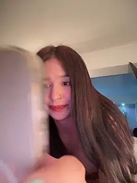 Snapshot of bella_parisi chatting on January 19, 2025, 3:39 am bella parisi online show from January 19, 2025, 3:39 am