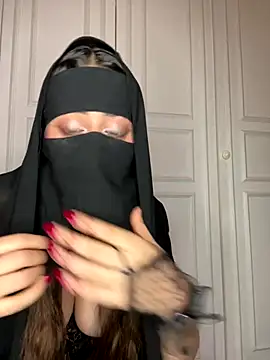 Snapshot of arabiaAna chatting on September 25, 2025, 11:44 pm arabiaAna online show from September 25, 2025, 11:44 pm