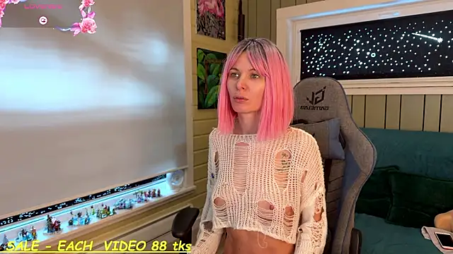 Snapshot of SandyChris chatting on February 14, 2026, 6:24 am SandyChris online show from February 14, 2026, 6:24 am