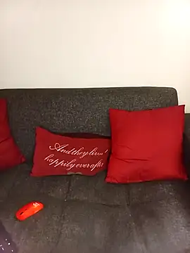 Snapshot of CrystalSoul35 chatting on November 19, 2025, 2:28 pm CrystalSoul35 online show from November 19, 2025, 2:28 pm