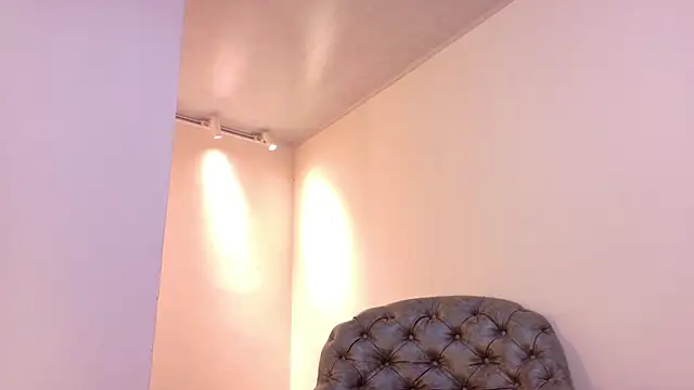 niky smit online show from October 10, 2025, 10:38 am