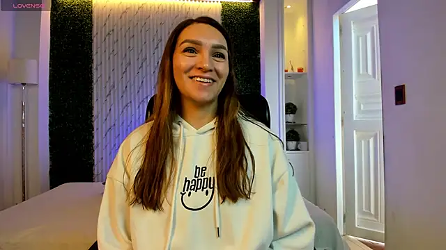 miataylorr1 online show from December 1, 2025, 12:28 pm