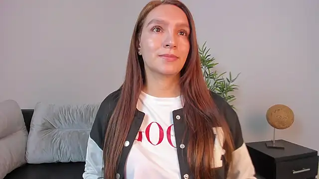 miataylorr1 online show from February 26, 2025, 12:16 pm