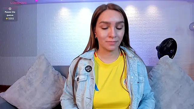 miataylorr1 online show from September 9, 2025, 12:25 pm