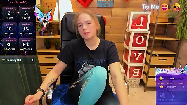 Snapshot of _fiona_Love chatting on March 2, 2025, 10:13 pm fiona Love online show from March 2, 2025, 10:13 pm