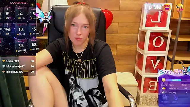 Snapshot of _fiona_Love chatting on March 10, 2025, 9:18 pm fiona Love online show from March 10, 2025, 9:18 pm