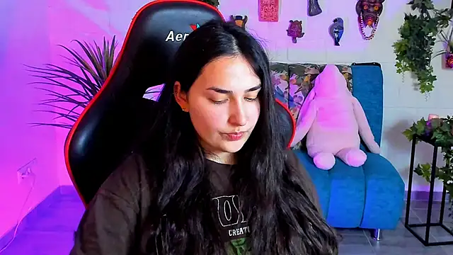 CeceliaJohnson online show from March 18, 2025, 11:11 am