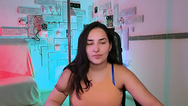 CeceliaJohnson online show from November 28, 2025, 8:36 am