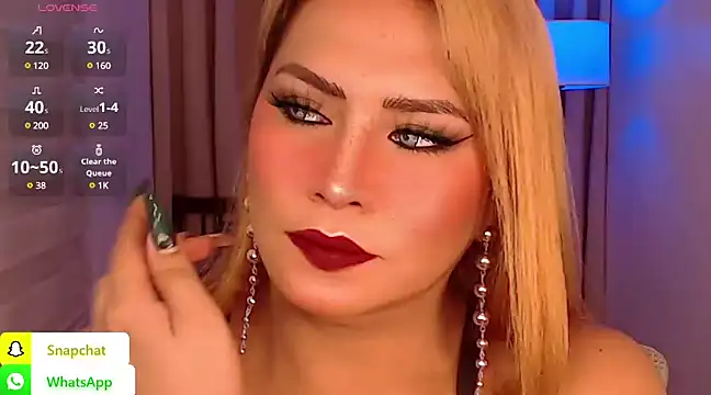 Snapshot of QUEEN_GIAMOORE69 chatting on January 10, 2025, 1:10 am QUEEN GIAMOORE69 online show from January 10, 2025, 1:10 am