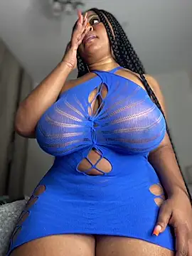 Snapshot of Hyra_Ari chatting on April 19, 2026, 7:49 pm Hyra Ari online show from April 19, 2026, 7:49 pm