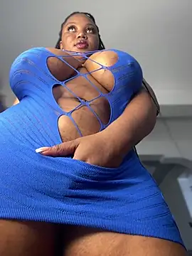 Snapshot of Hyra_Ari chatting on March 5, 2026, 12:02 pm Hyra Ari online show from March 5, 2026, 12:02 pm