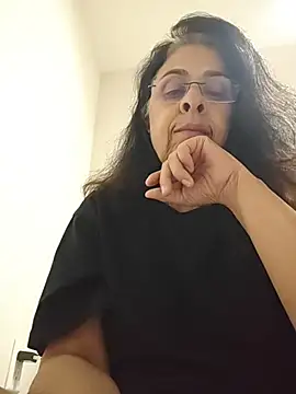 Snapshot of Susannemilf chatting on November 20, 2025, 3:40 am Susannemilf online show from November 20, 2025, 3:40 am