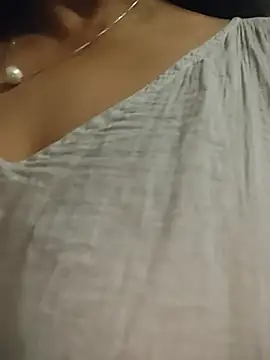 Susannemilf online show from May 7, 2026, 3:11 am