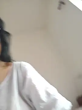 Susannemilf online show from May 27, 2026, 8:22 am