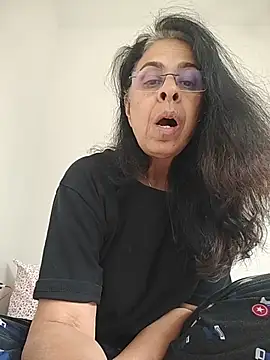 Snapshot of Susannemilf chatting on November 22, 2025, 7:02 pm Susannemilf online show from November 22, 2025, 7:02 pm