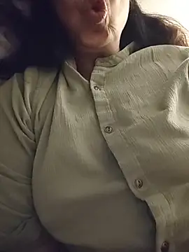 Snapshot of Susannemilf chatting on November 28, 2025, 5:29 am Susannemilf online show from November 28, 2025, 5:29 am