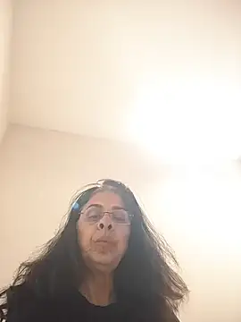 Snapshot of Susannemilf chatting on November 22, 2025, 4:00 am Susannemilf online show from November 22, 2025, 4:00 am