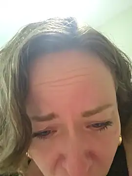 julimonroe online show from May 22, 2026, 2:53 am
