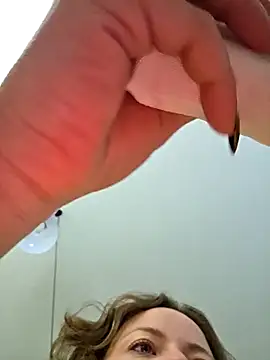 julimonroe online show from May 13, 2026, 1:34 am