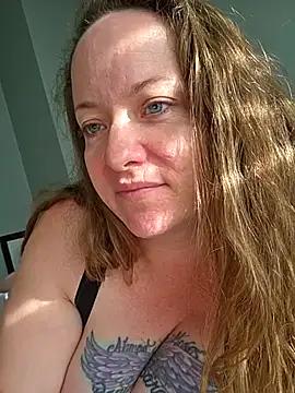 julimonroe online show from April 20, 2026, 2:07 pm