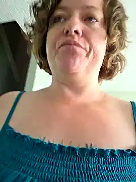 julimonroe online show from May 11, 2026, 4:04 pm