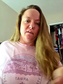 julimonroe online show from December 2, 2025, 8:21 pm