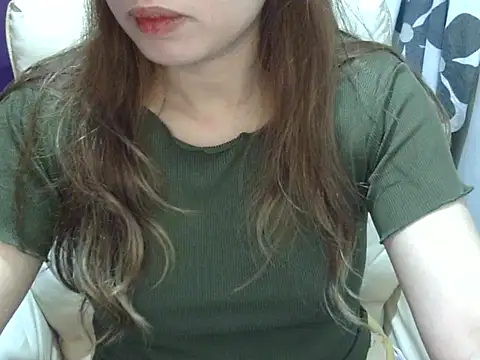    zurIII09  online show from May 18, 2026, 6:45 pm
