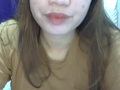    zurIII09  online show from May 16, 2026, 1:37 am