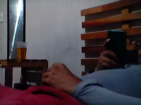 Snapshot of Chiquitopapa69 chatting on February 7, 2025, 5:41 am Chiquitopapa69 online show from February 7, 2025, 5:41 am