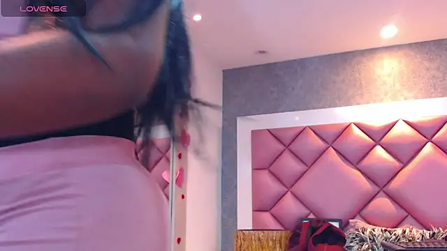 DanielaDuff online show from May 16, 2026, 7:35 pm