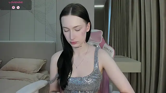 JenniferQueen11 online show from May 30, 2026, 11:16 am