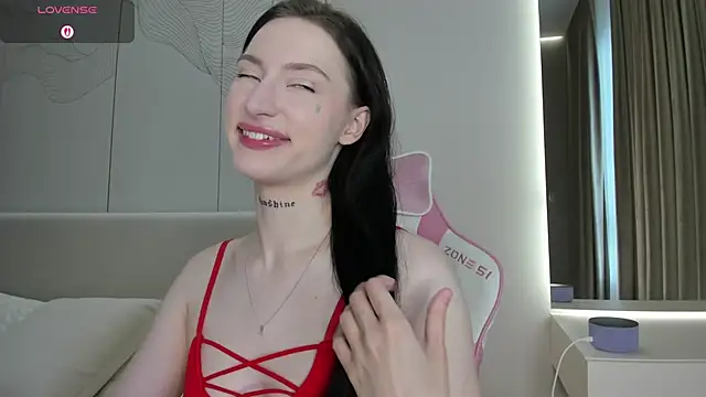 JenniferQueen11 online show from May 14, 2026, 10:56 am