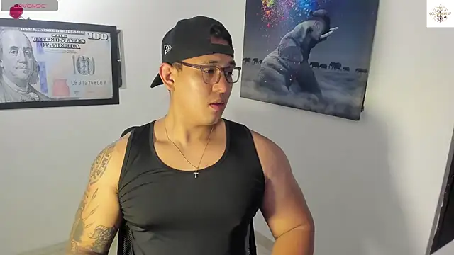 Snapshot of Colton_Massif chatting on October 30, 2025, 3:38 am Colton Massif online show from October 30, 2025, 3:38 am